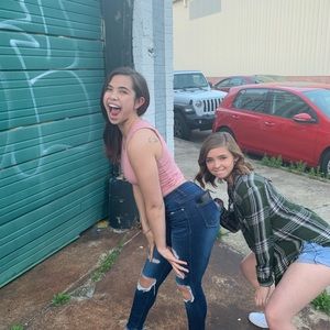 Meet your Posher, Caitlyn